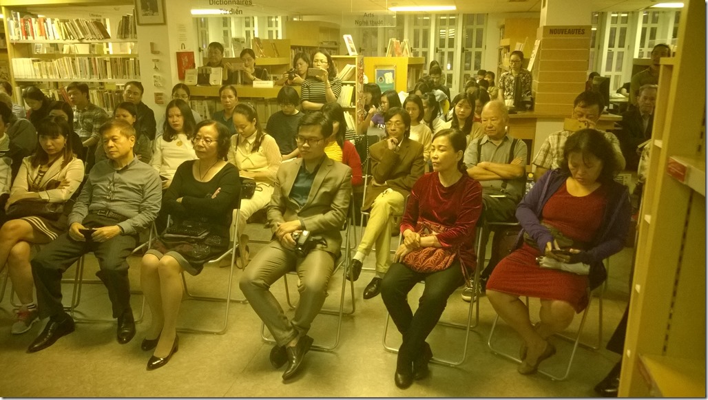 Lễ ra mắt sách NNP 2.jpg